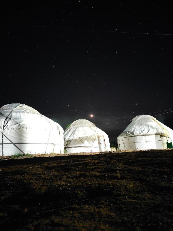 Guest House And Yurt Camp "Ailuu" Tong Esterno foto