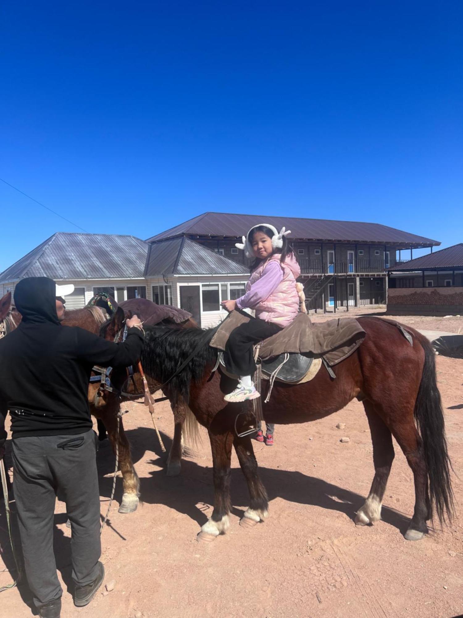 Guest House And Yurt Camp "Ailuu" Tong Esterno foto